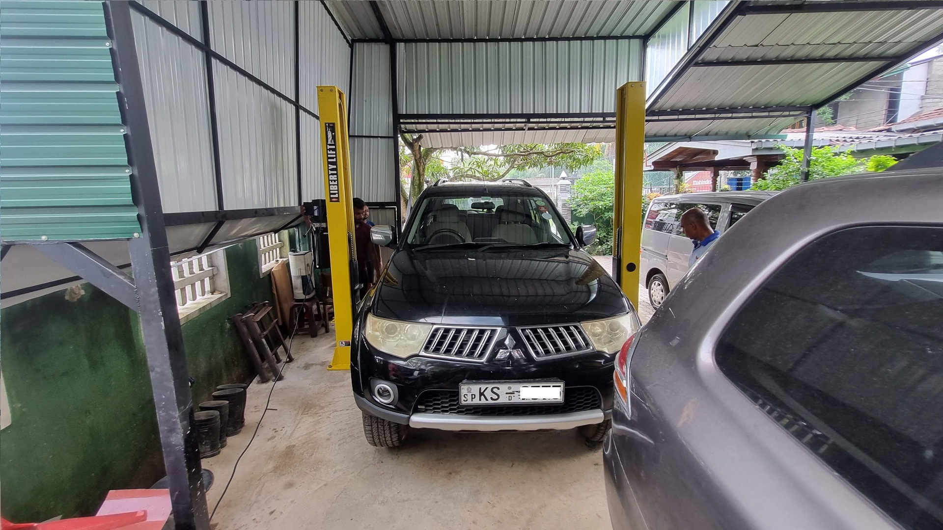 Green Hybrid Care workshop and vehicle service 4